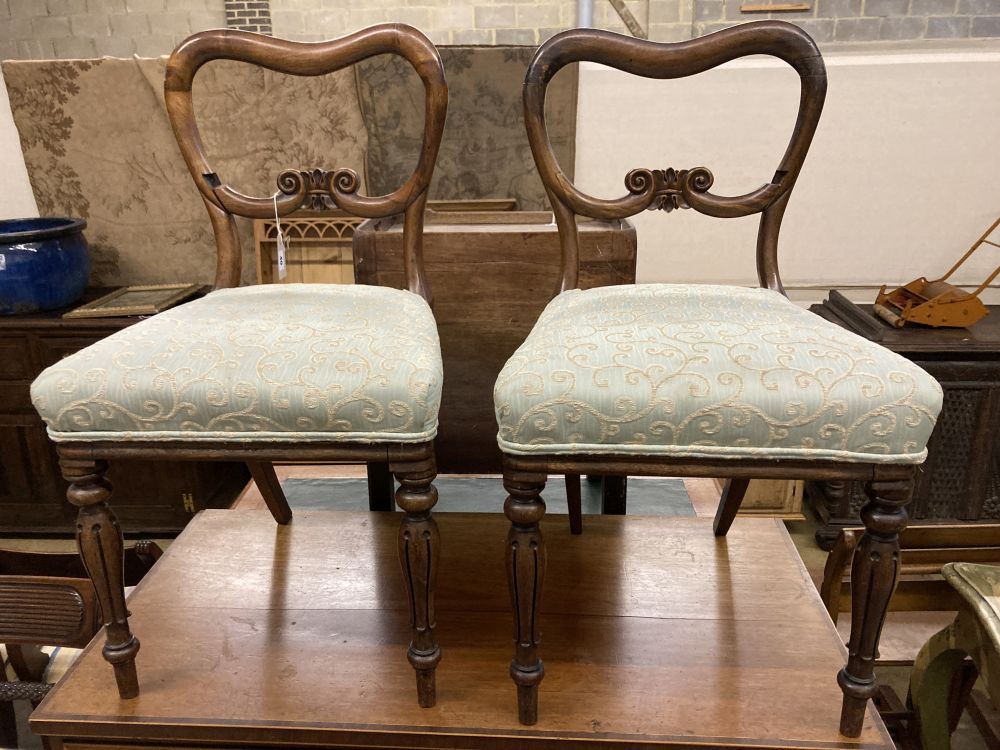 A pair of early Victorian rosewood dining chairs (a.f.)